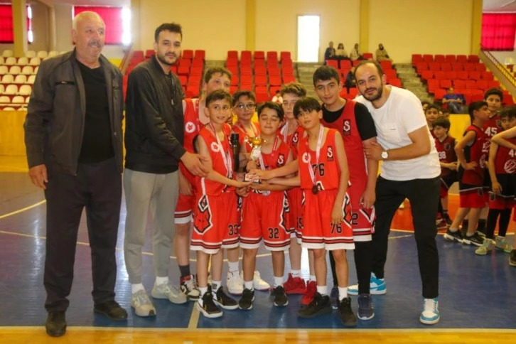 CÜ Koleji Şampiyon Oldu