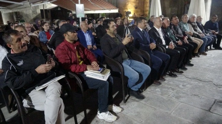 752 Yıllık Medresede Şiir Dinletisi