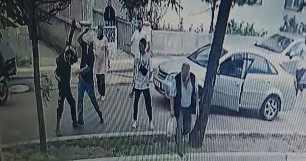 Küfreden Motokuryeye Sopayla Saldırdı