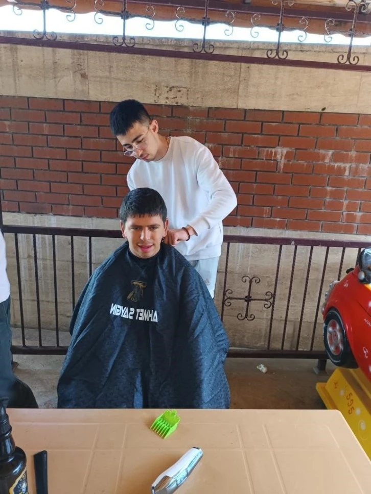 Özel Gençlere Bayram Tıraşı