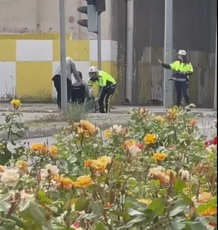 Trafik Polisleri Yürekleri Isıttı