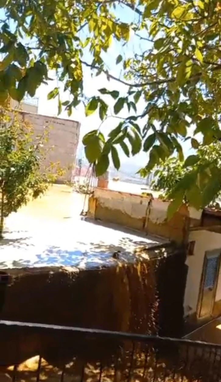 Ana Boru Patladı Köyü Su Bastı