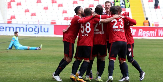 LİGDE 8 GALİBİYET ALDI