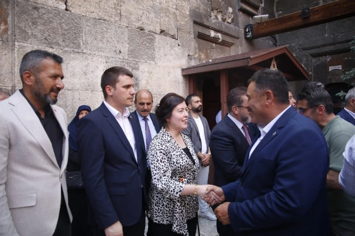 AK Partiden Bayramlaşma Töreni