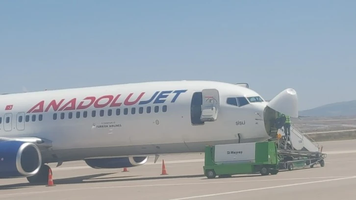 Kuş Sürüsüne Çarptı Sefer İptal Oldu