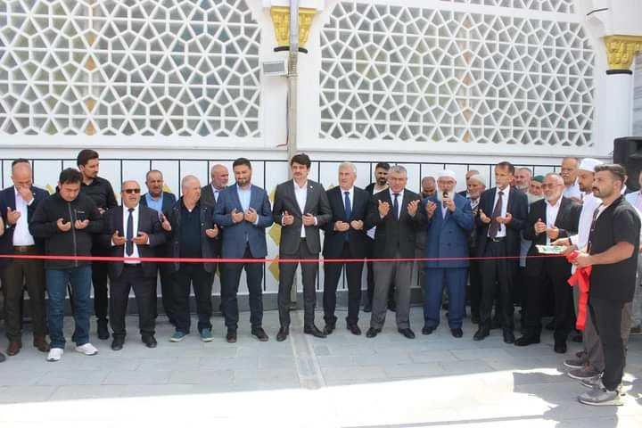 Yeni Cami İbadete Açıldı