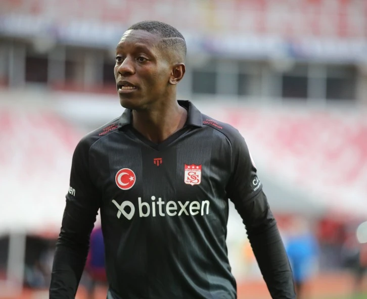 Max Gradel Gidiyor mu? Otyakmaz Açıkladı!
