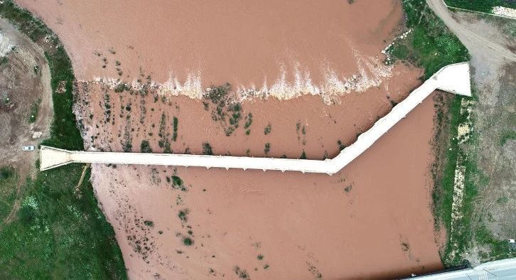 Yağışların Ardından Eğri Köprü'nün Tüm Gözleri Akmaya Başladı