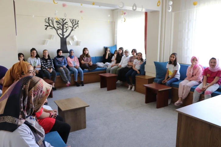 Diyanet Gençlerin Hizmetinde