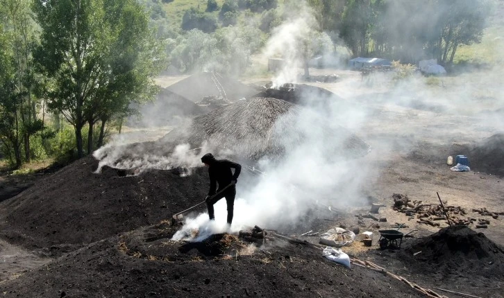 Meşe Kömürü İşçilerinden Geceli Gündüz Mesaisi