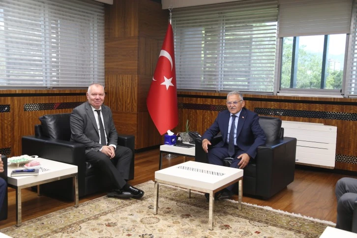 Büyükkılıç, Devlet Tiyatroları Genel Müdürü Kurt'u Ağırladı