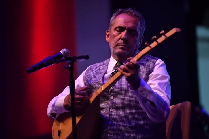 Yavuz Bingöl'ün Konseri Mest Etti