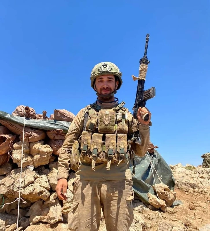 Sivaslı Sözleşmeli Er Şehit Oldu