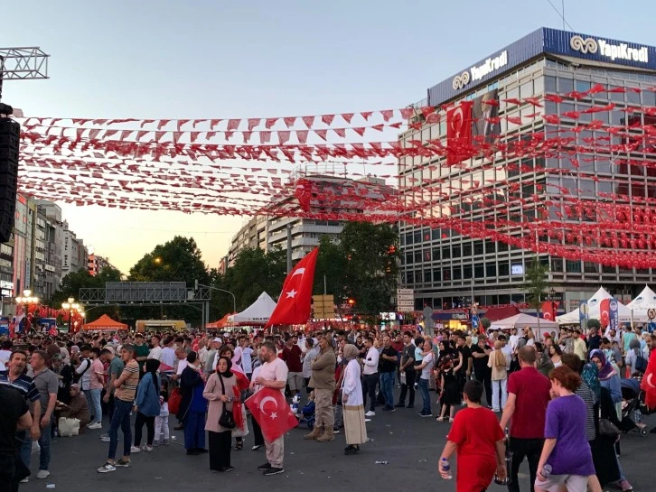 Kızılay'da Toplandılar