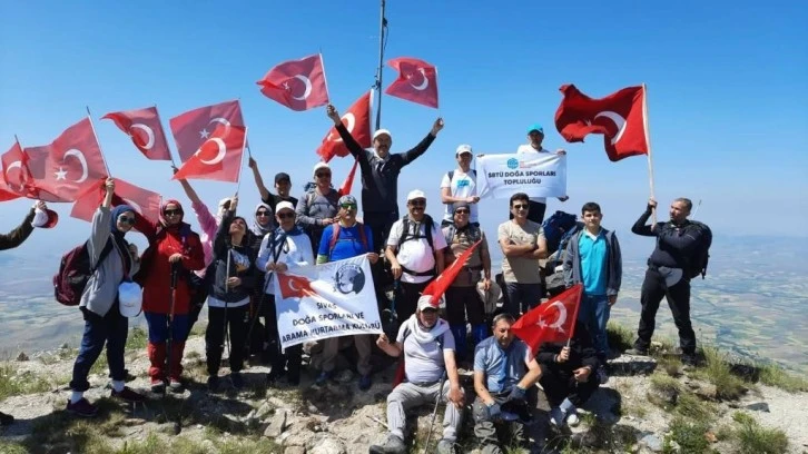 Birlik ve Beraberlik Adına Tırmandılar