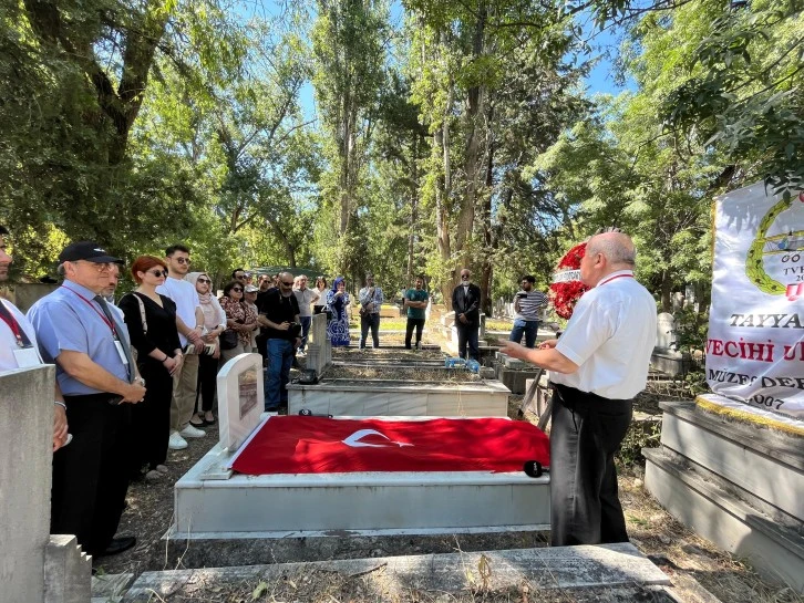Kabri Başında Anıldı