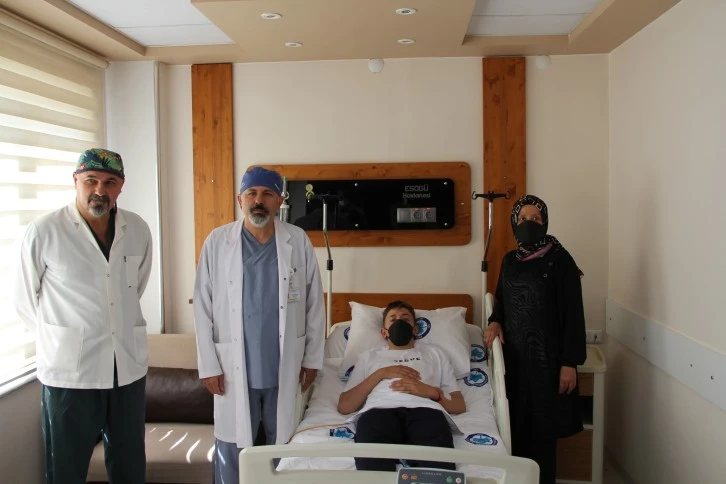 Diyaliz Hastası Oğluna Böbreğini Vererek Yeni Bir Hayat Bağışladı