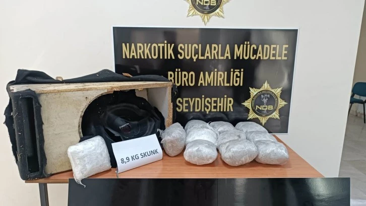 9 Kilo Uyuşturucuyu Ses Sistemine Gizlediler Polisten Kaçamadılar