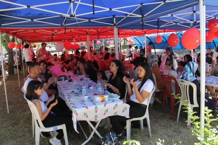 Yetiştirme Yurdu Arkadaşları Yıllar Sonra Bir Arada
