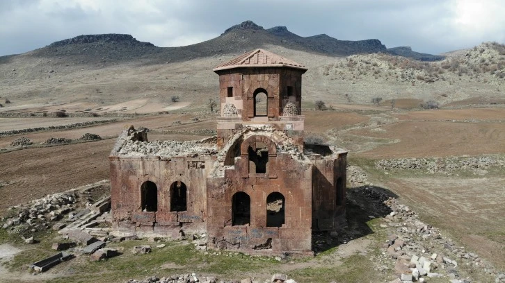 500 Yıllık Kilise Hayran Bırakıyor