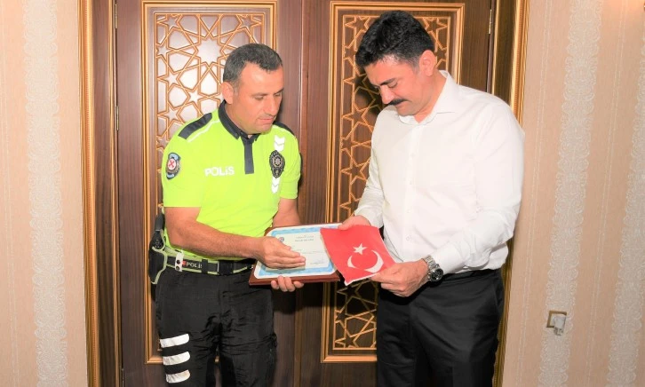 Gurur Veren Tablo İçin Ödül