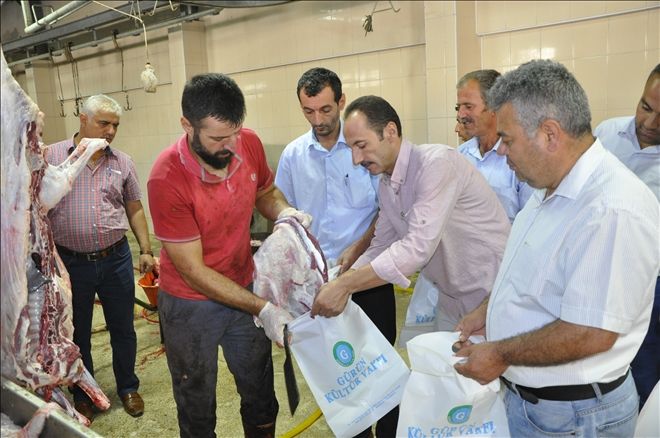 GÜRÜN KÜLTÜR VAKFI, 210 AİLEYE KURBAN ETİ DAĞITTI