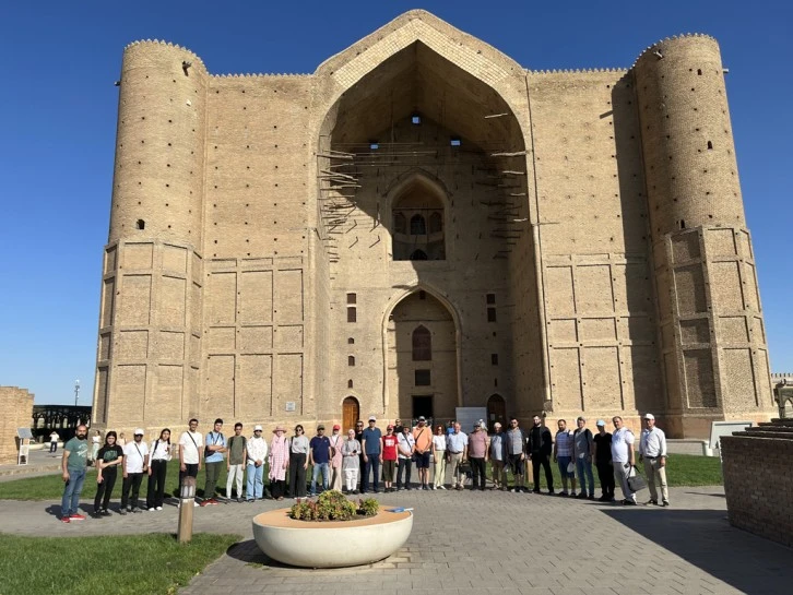Özbekistan ve  Kazakistan’ı Gezdiler