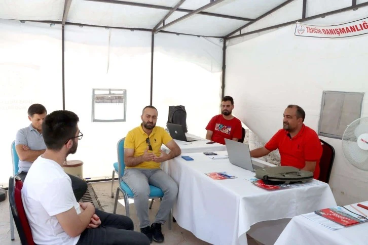 Tercih Çadırı Öğrencilerin Hizmetinde