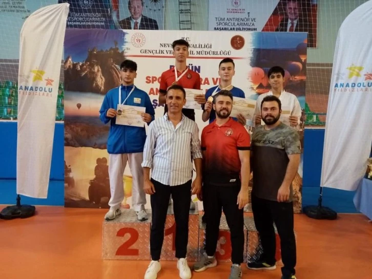 Karateciler Dereceyle Döndü