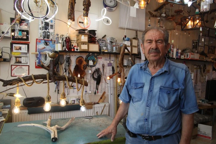 Elma Ağaçlarından İş Yerine Avize Yaptı