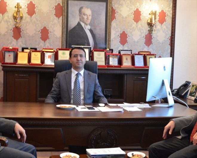 KAYMAKAM ÖZDEMİR´E VEDA YEMEĞİ