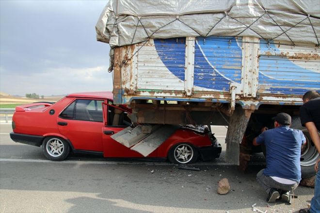 ŞARKIŞLA´DA KAZA: 4 YARALI