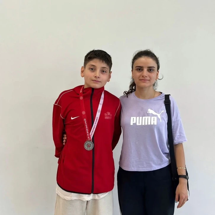 Türkiye 2’nciliği Sivaslı Sporcunun