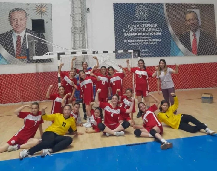 Hentbolcular Final Biletini Kaptı