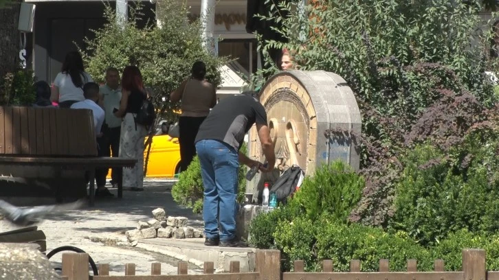 Kavurucu Sıcaklar Zor Anlar Yaşatıyor