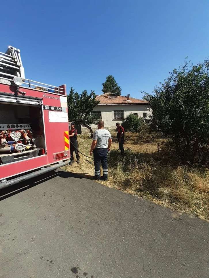 Şarkışla'da Ev Yangını