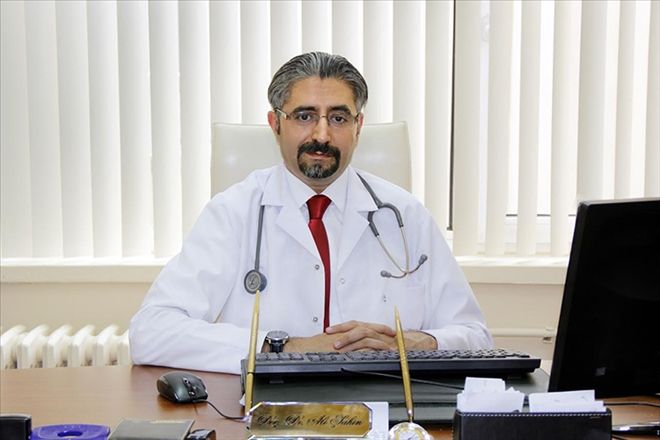 ÜNİVERSİTEDE  Plevral sempozyumu