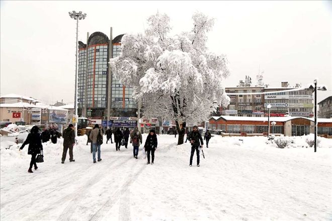 HEM SEVİNÇ, HEM DE ÇİLE