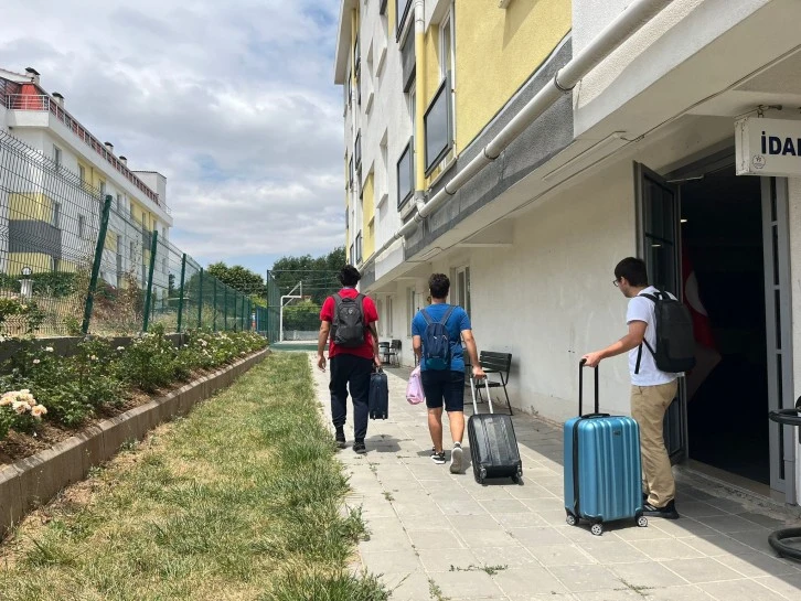 3 Bin 887 Genç Ücretsiz Konakladı