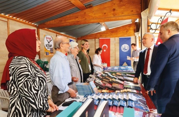 Sivas Ellerinde Kitap Okunacak