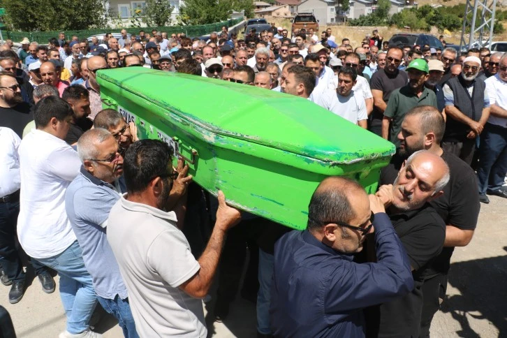 Otobüs Şoförü Son Yolculuğuna Uğurlandı