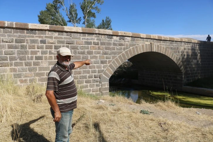 Tarihi Köprü Tehdit Altında