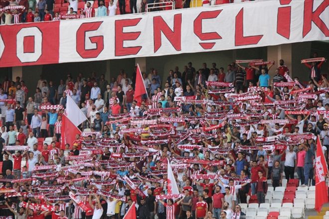 3 BİN 240 TARAFTAR MAÇA GELMEDİ