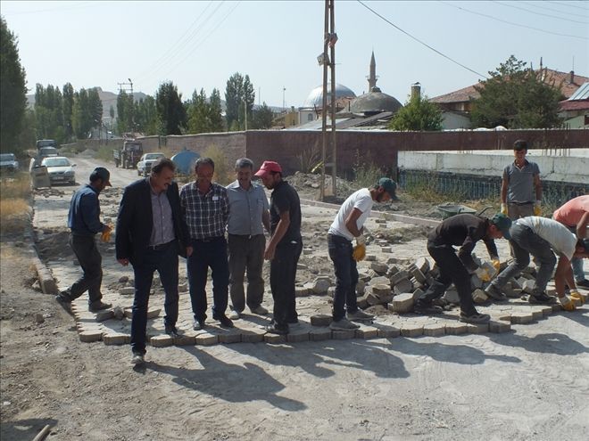 ULAŞ´ta YOLLAR PARKE TAŞIYLA KAPLANIYOR