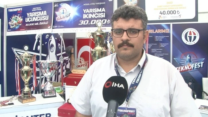 TEKNOFEST’te 1'inci Olan Depremzedeler Ödüllerini Erdoğan'dan Aldı