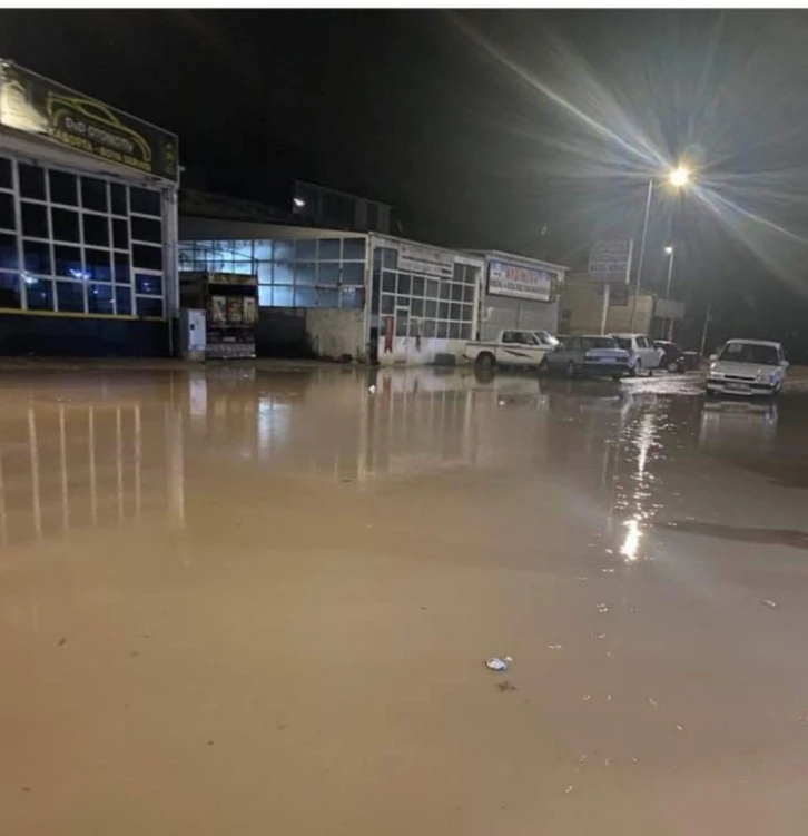 Sağanak Hayatı Felç Etti