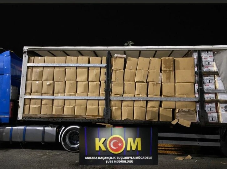 Rekor Miktarda Kaçak Sigara Ele Geçirildi