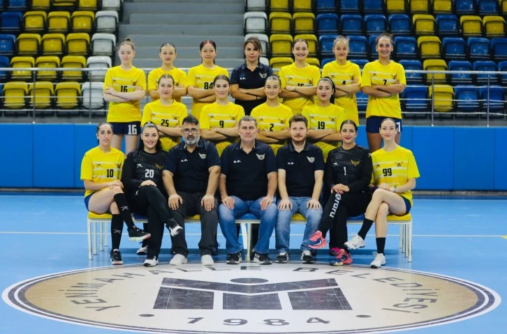 Hentbol Kadın Takımı Haftayı Galibiyetle Kapattı
