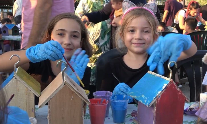 Çocuklar Kuş Yuvalarını Renklendirdi