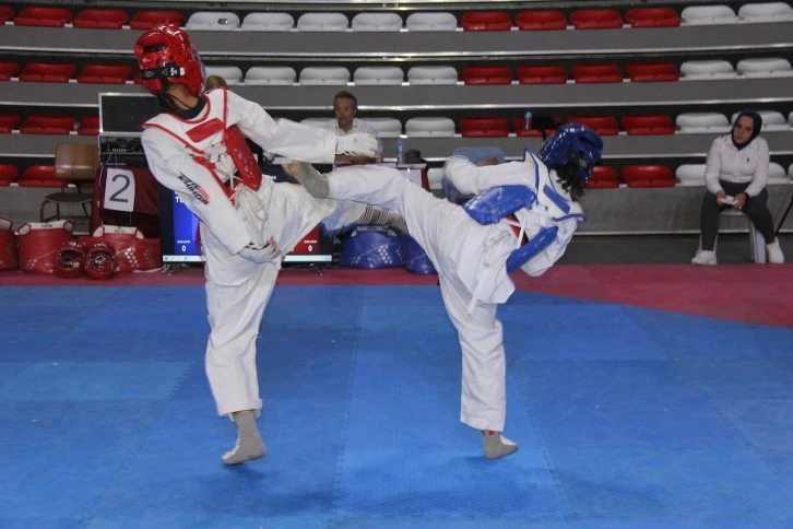 Sivas'taki Şampiyona Son Sürat Devam Ediyor